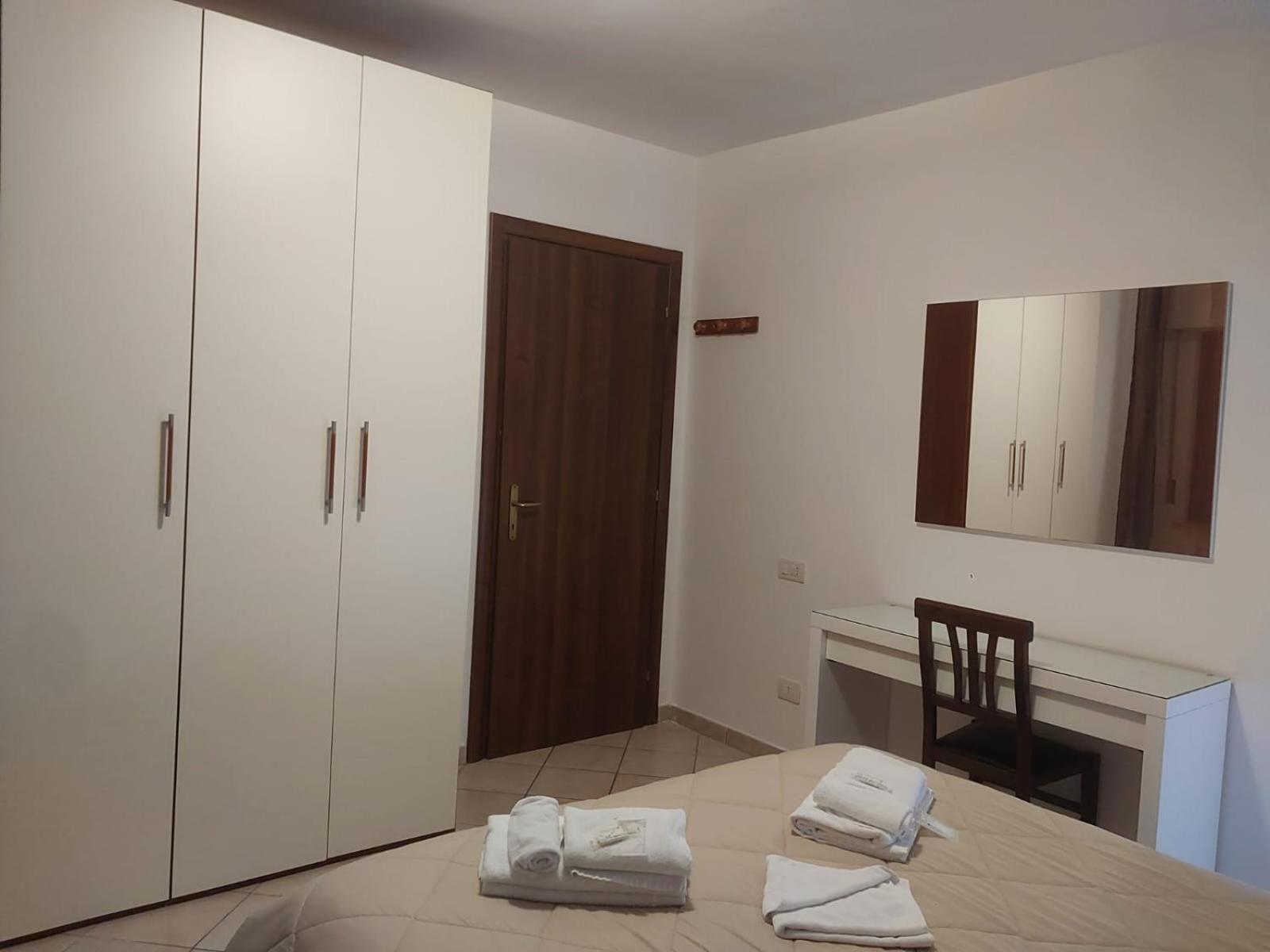 Dual Suites - 4 Posti Letto - Fiumicino Aeroporto E Fiera - Self Check-In الغرفة الصورة